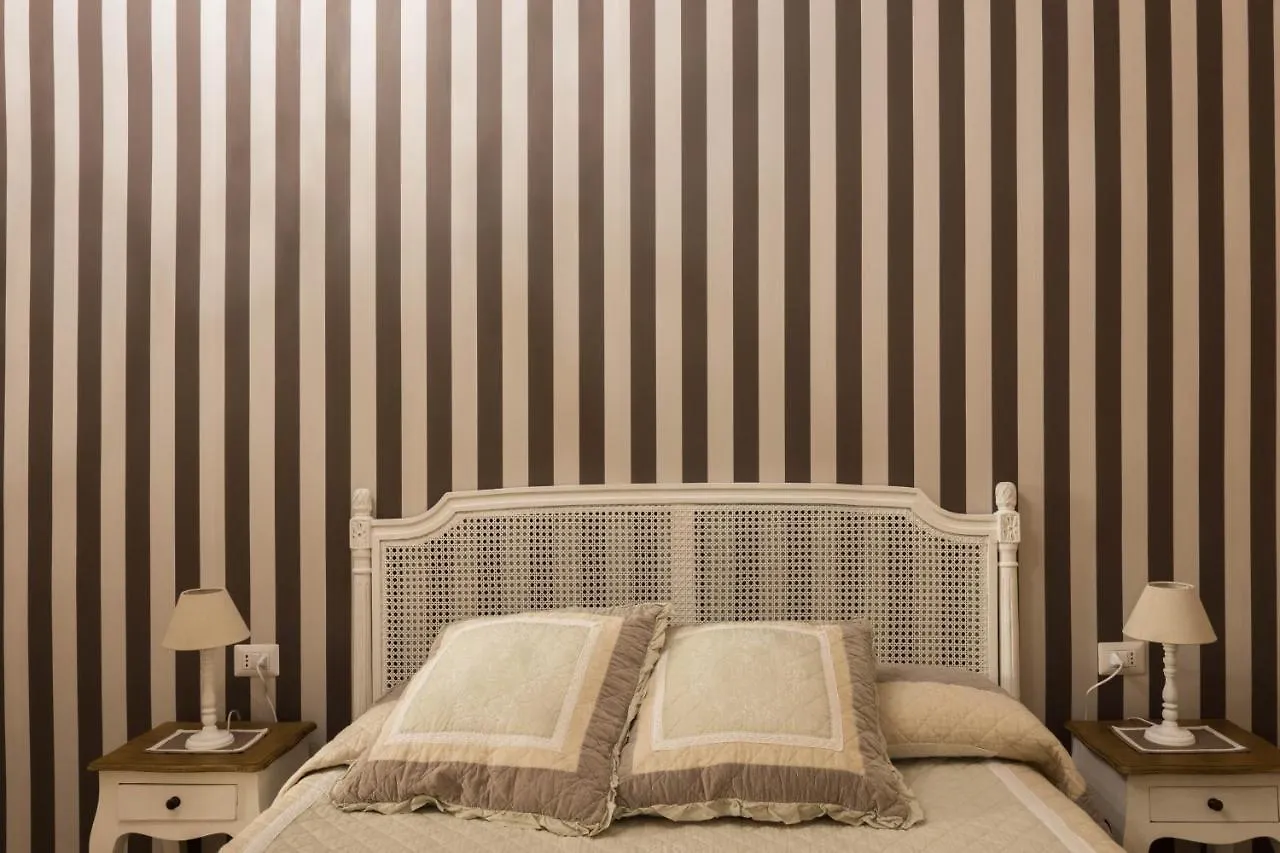 Bed & Breakfast Rooms In San Domenico Maggiore 3 Naples