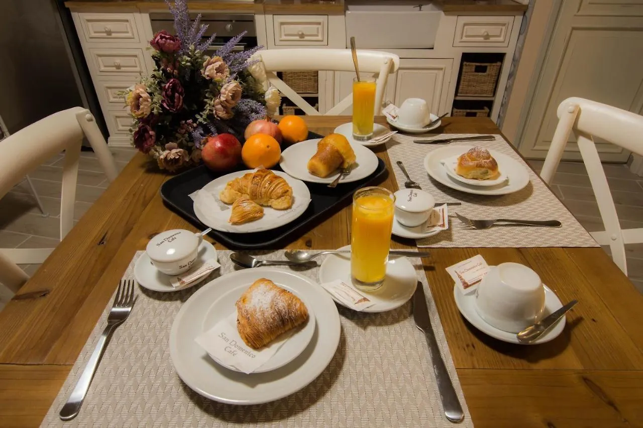Rooms in San Domenico Maggiore 3 Napoli 0*,