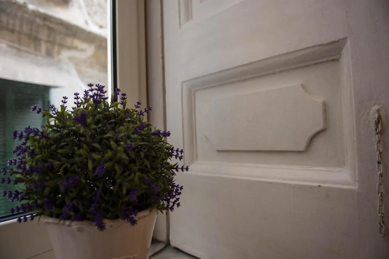 Rooms in San Domenico Maggiore 3 Napoli Bed & Breakfast