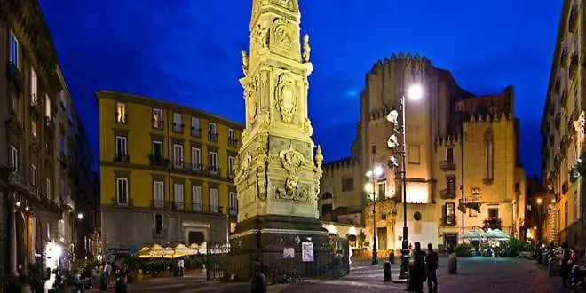 Rooms In San Domenico Maggiore 3 那不勒斯 住宿加早餐酒店