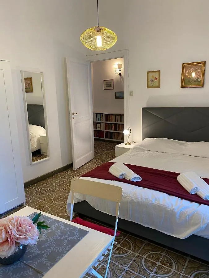 住宿加早餐酒店 Rooms In San Domenico Maggiore 3 那不勒斯