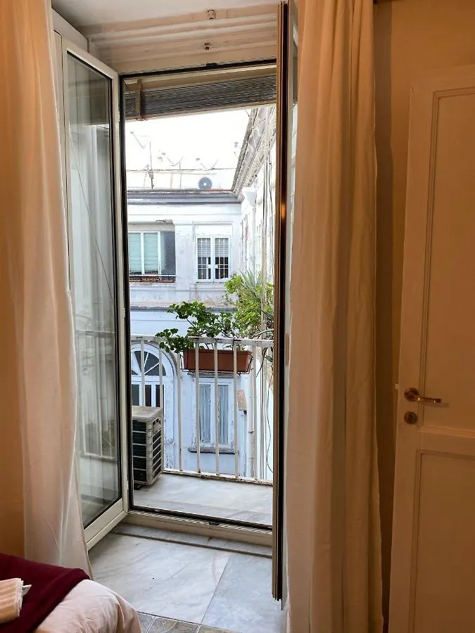 Rooms in San Domenico Maggiore 3 Napoli 0*,