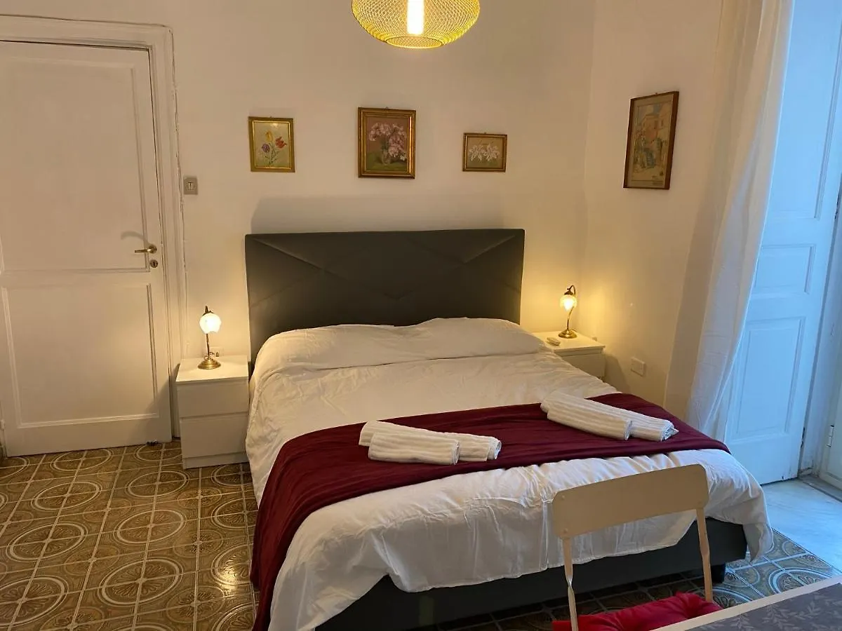 Bed & Breakfast Rooms in San Domenico Maggiore 3 Napoli Italia